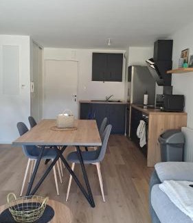 Miniac-Morvan Apartment | Alexandre