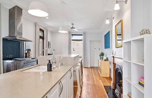 Alexandria House | Alexandria Abode Summ