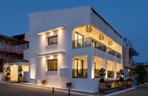 Sarti Apartment | Alexandrion Appartments Down Town Adults Only