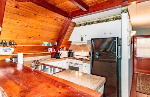 Bass Lake House | Alford Family Lodge