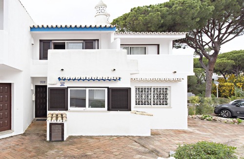 Vale do Garrao Villa | Algarve Vale do Garrão Townhouse 500m from the beach