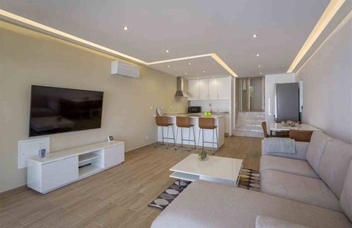 Vale do Garrao House | Algarve Vicky Rae Luxurious Villa - 3 Suites with Private Pool 5min from Beach
