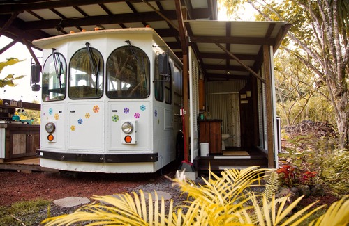 Waa Waa House | Ali'i Trolley Bus Conversion
