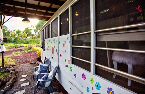 Waa Waa House | Ali'i Trolley Bus Conversion