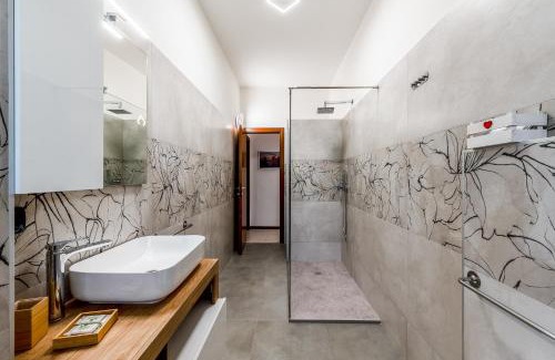 Rondinella - Baraggia - Restellone Apartment | Alice&Leo's near METRO M1 RED parking gratis METRO LINE IN 14 MIN FOR CATHEDRAL
