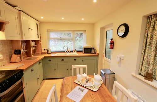 Looe Cottage | Alice's Cottage, Stands In The Beautiful Kilminorth Woods At Watergate