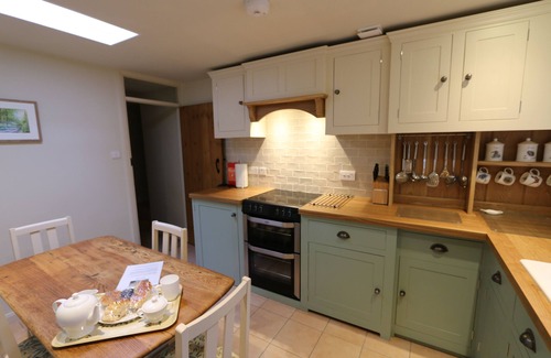 Looe Cottage | Alice's Cottage, Stands In The Beautiful Kilminorth Woods At Watergate