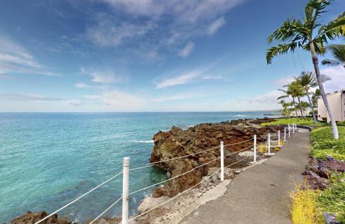 Kahaluu Bay Apartment | Alii Villas 3201