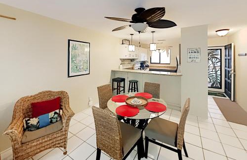 Kailua-Kona Apartment | Alii Villas B202