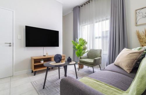 Greater Johannesburg Metropolitan Area Apartment | #AlimamaSpaces Akin's Greenlee Apartment