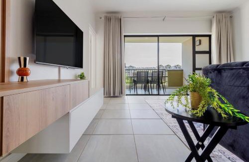 Kareeberg Apartment | #AlimamaSpaces Edith's Villa