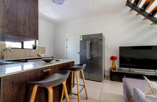 Kareeberg Apartment | Alimamaspaces The Captain's Cabin