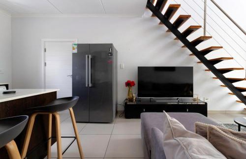 Kareeberg Apartment | Alimamaspaces The Captain's Cabin