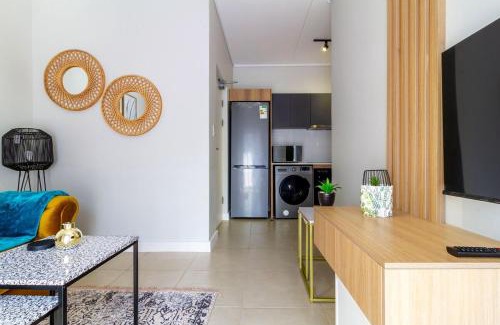 Greater Johannesburg Metropolitan Area Apartment | #AlimamaSpaces The Chelsea's Thaba Echo