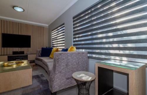 Kareeberg Apartment | #AlimamaSpaces The Manson Umthunzi View