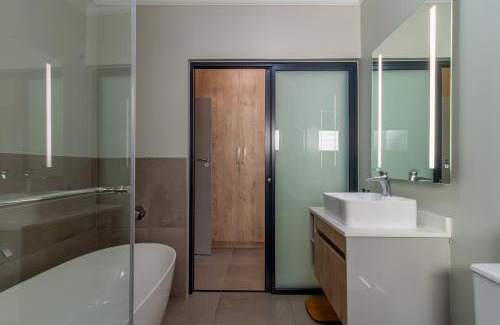 Kareeberg Apartment | #AlimamaSpaces The Manson Umthunzi View