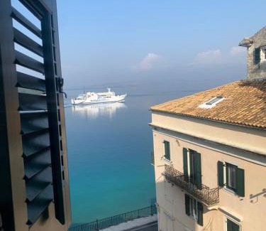 Old Town Apartment | Alisachni in old city of Corfu!