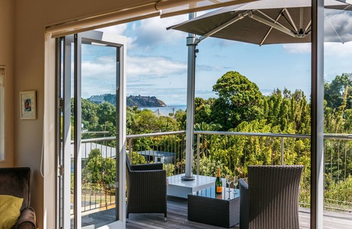 Onetangi Cottage | Alison's Place - Onetangi Holiday Home