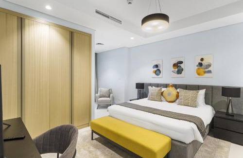 Downtown Dubai Apartment | ALiving Luxury 2BR with Infinity Pool at Paramount Hotel Midtown Close to Dubai Mall & Burj Khalifa