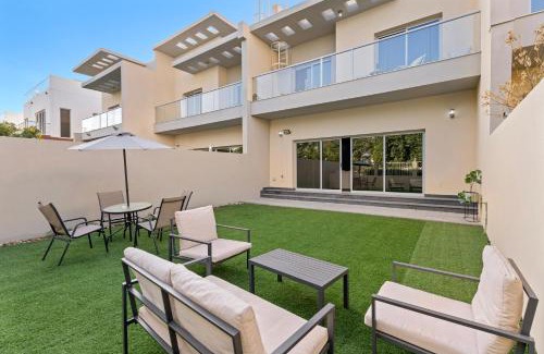 Jumeirah Village Circle Villa | ALiving Luxury3BR Villa District 15 JVC- V3