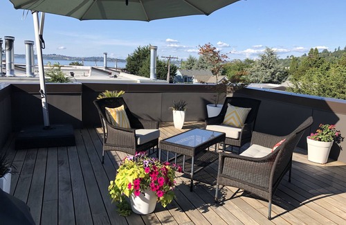 Alki House | Alki Rooftop Retreat