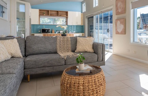 Huskisson House | Alkira by Experience Jervis Bay