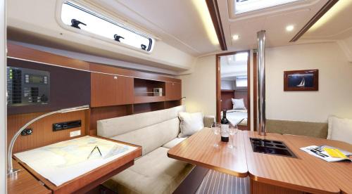 Kalamaria Boat Rental | 'Alkyoni" Sailing Yacht