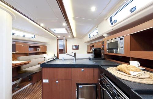 Kalamaria Boat Rental | 'Alkyoni" Sailing Yacht
