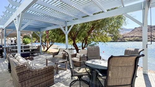 Parker Dam House | All-American Escape Riverfront