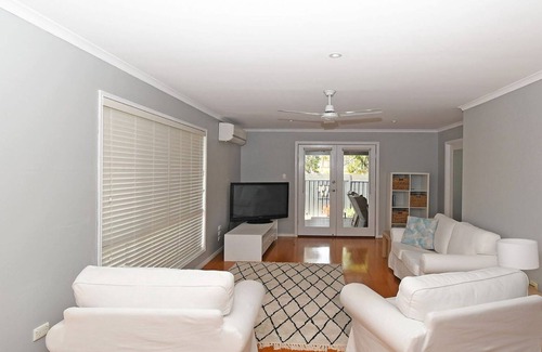 Scarness House | All Decked Out in Hervey Bay