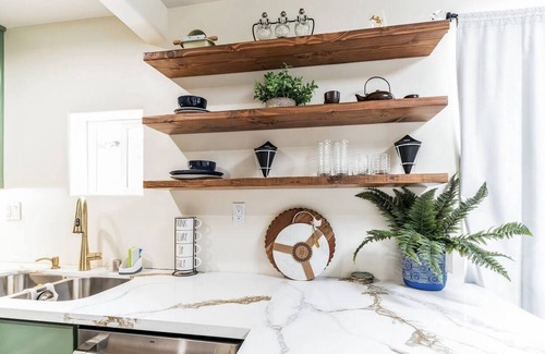 Valencia House | All-Inclusive 2-Bed ADU Near Magic Mountain