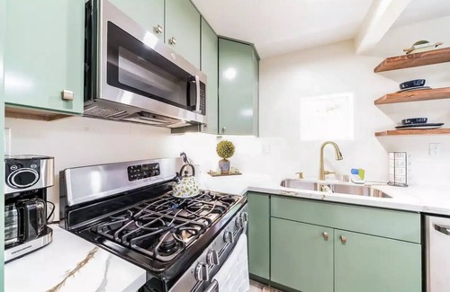 Valencia House | All-Inclusive 2-Bed ADU Near Magic Mountain