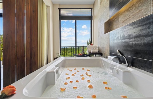 Coco Villa | All-Inclusive 8-BR Luxury Ocean-View Villa – Groups & Meal Plans