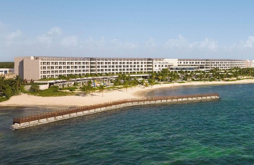 Punta Sam House | All-Inclusive Beachfront Escape w/Pools, Private Butler, Golf & Live Shows