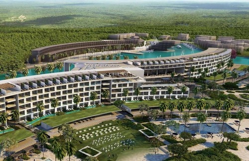 Punta Sam House | All-Inclusive Beachfront Escape w/Pools, Private Butler, Golf & Live Shows