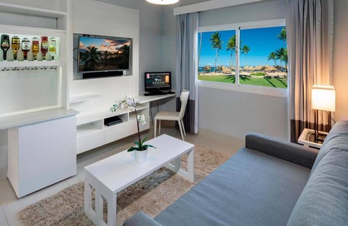 Punta Cana Village Resort | All inclusive mini suite, jetted tub and balcony at Grand Sirenis in Punta Cana