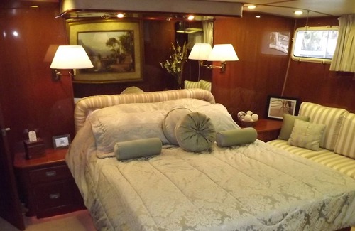 Downtown Nassau Boat Rental | All Inclusive Nassau Day Charter