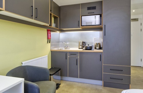 Ravenscourt Park Apartment | All-Inclusive Student Living in West London