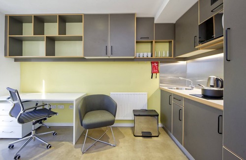 Ravenscourt Park Apartment | All-Inclusive Student Living in West London