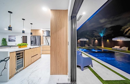 Golden Glades House | All New Modern Home in Miami Near Beaches