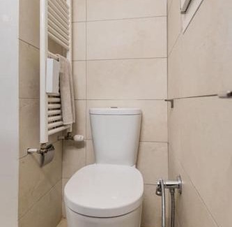 L'antico Ghetto Ebraico Apartment | All'ombra delle Due Torri Family Apartment