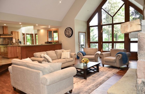 Oro-Medonte Cottage | All season Cottage Water Front on Simcoe Lake