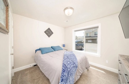 Garden City Condo | All-season Lake Escape l Bearfoot Bungalow by Stay