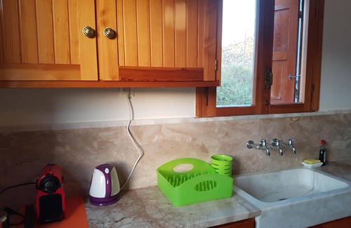 Trachilos Cottage | All season lovely seafront cottage, breakfast included, family friendly