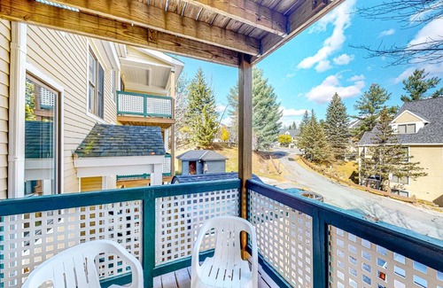 West Dover Apartment | All Season Mountain Retreat