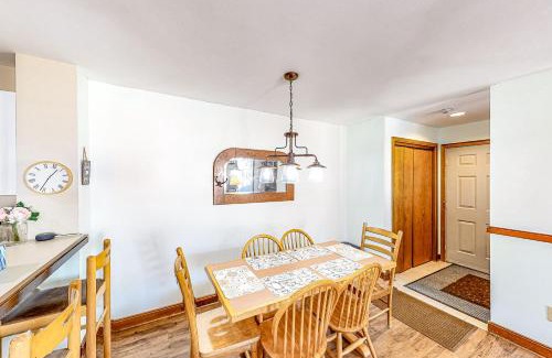 West Dover Apartment | All Season Mountain Retreat
