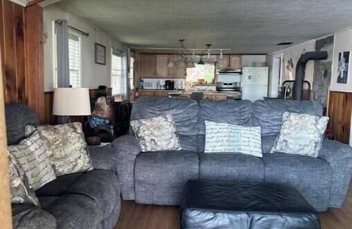 Hudson Cabin | All Season Remote Lakefront Housenn