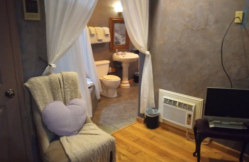 Groveland Bed & Breakfast | All Season's Groveland Inn