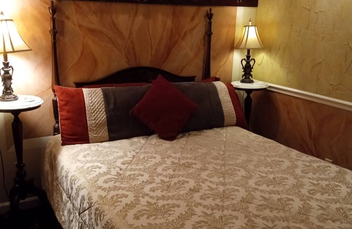 Groveland Bed & Breakfast | All Season's Groveland Inn