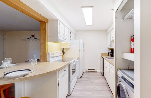 Waterville Valley Condo | All-seasons condo with on-site golf, pools, athletic courts, gym, & EV charger